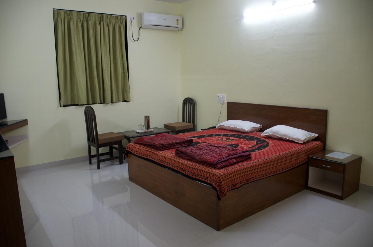 Hira Laxmi Residency Hotel Alībāg Eksteriør billede