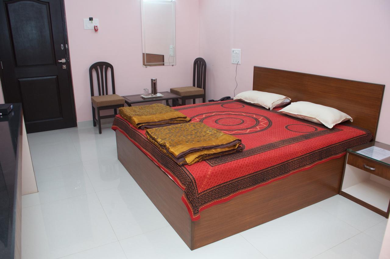 Hira Laxmi Residency Hotel Alībāg Eksteriør billede