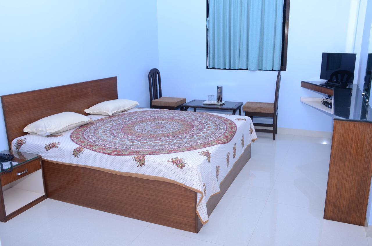 Hira Laxmi Residency Hotel Alībāg Eksteriør billede