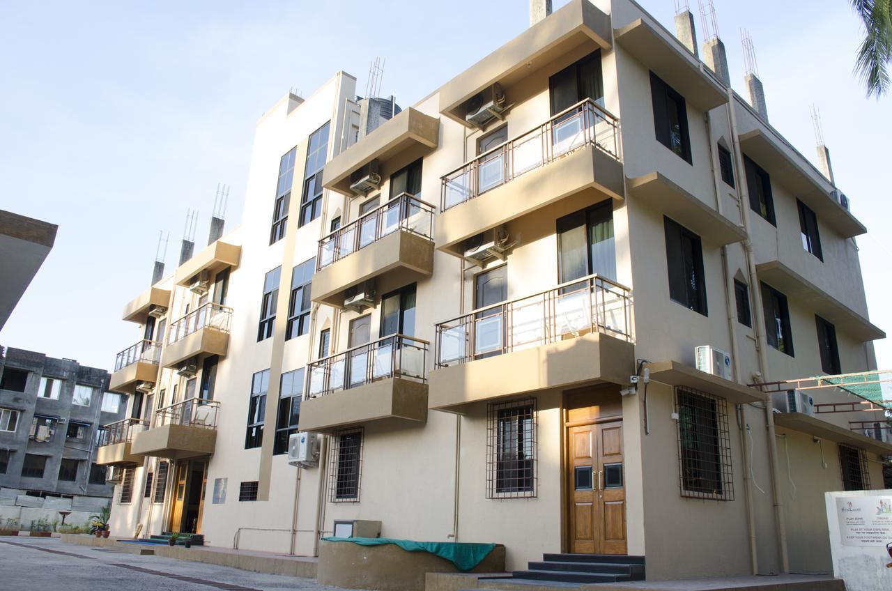 Hira Laxmi Residency Hotel Alībāg Eksteriør billede